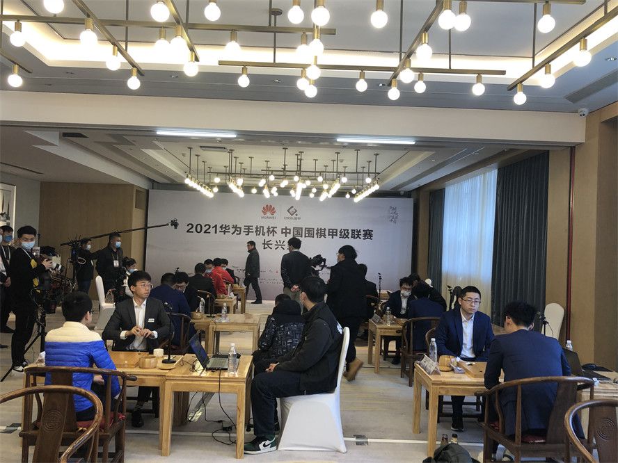 　　　　刘烨在亚洲片子市场上理应是个货真价实的高富帅，在这里他几近酿成了个污秽泼才。